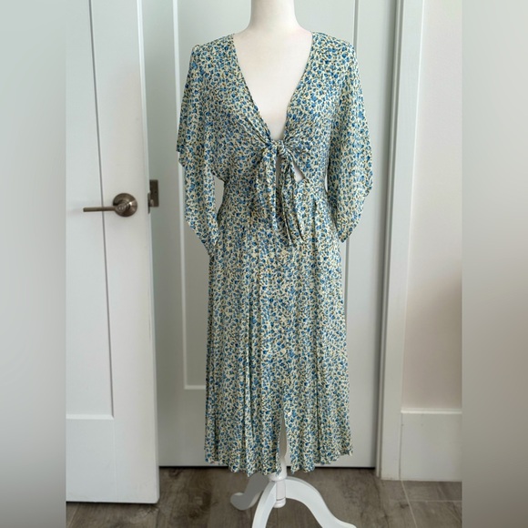 Faithfull the Brand Massimo Tie Front Midi Dress - Picture 4 of 7